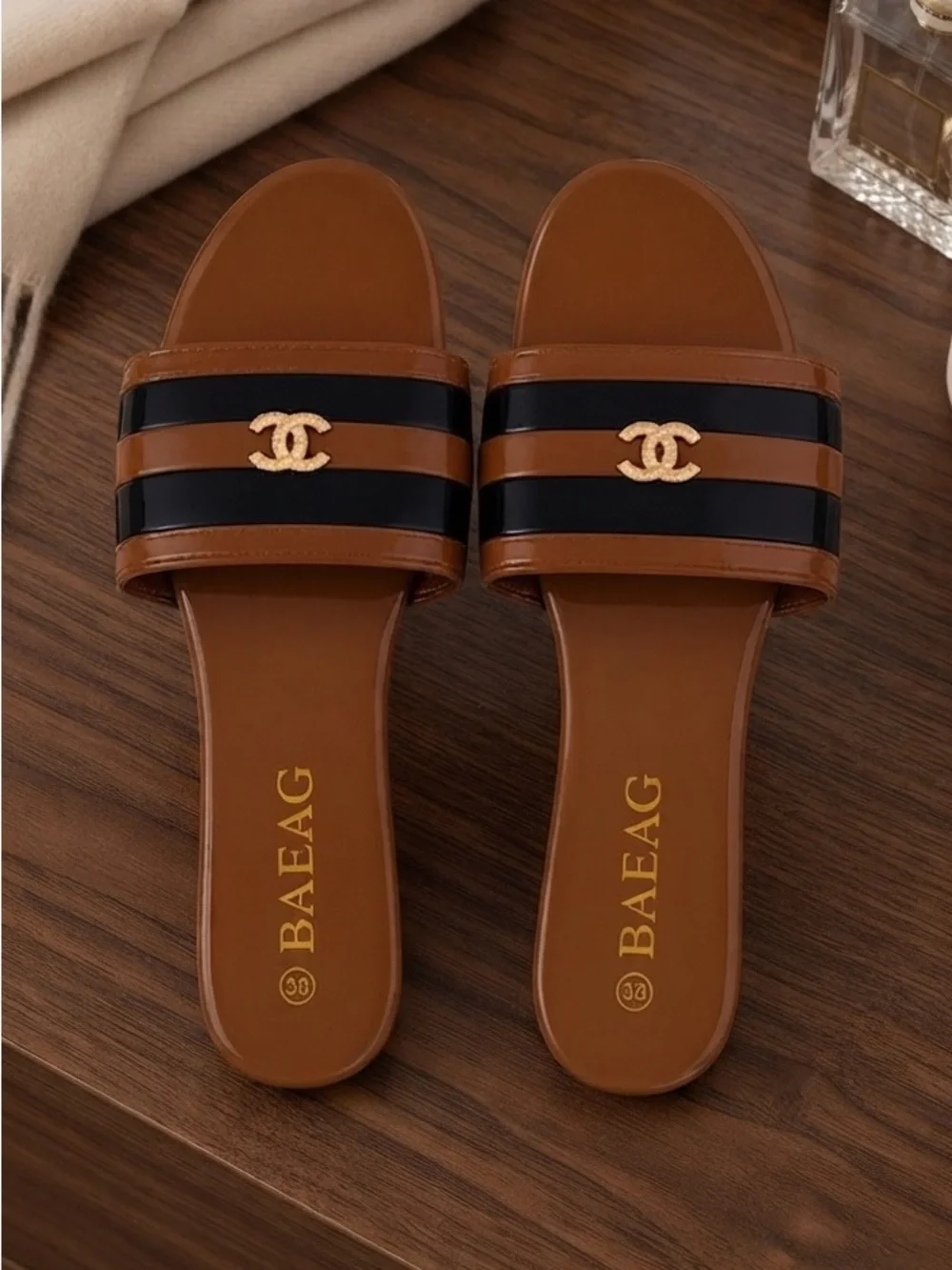 Classy Two-Tone Slide Sandals in Brown and Black!